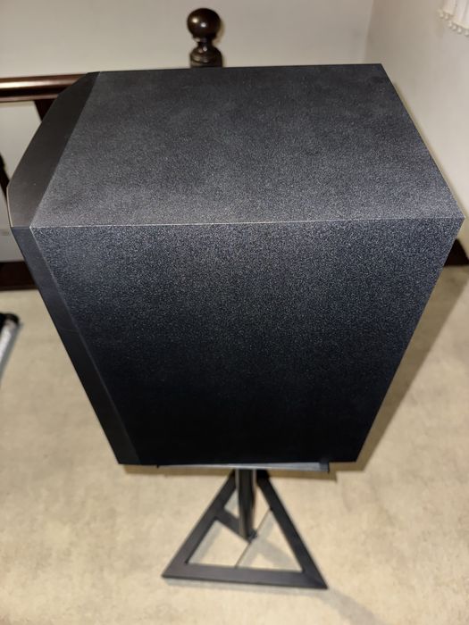 Colunas / Monitores Adam T8V