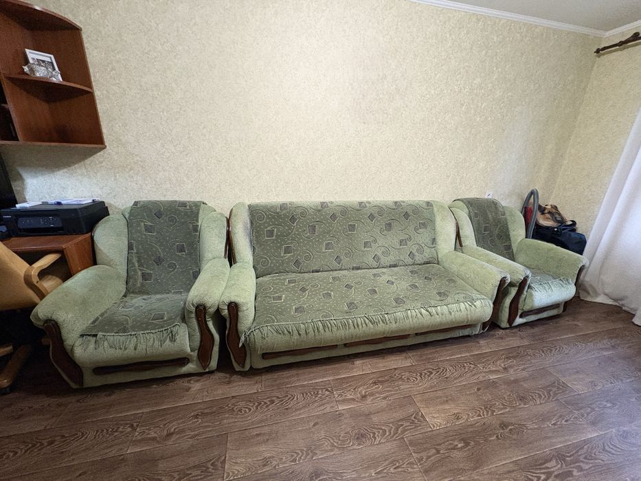 Продам диван і два крісла