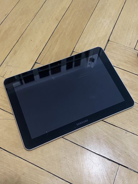 ПланшетSamsung GT-P7500