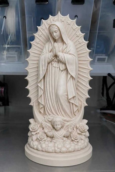 Estátua Nossa Senhora de Guadalupe — Escultura Detalhada