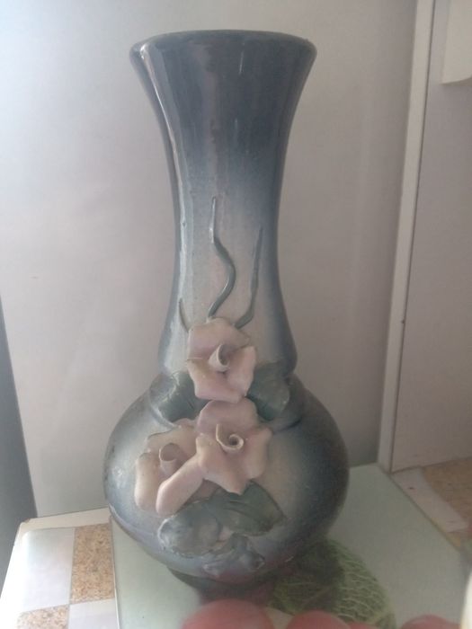 Ваза керамічна, в хорошому стані.