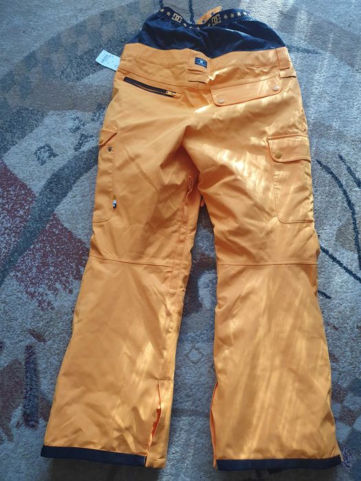 Spodnie snowboardowe DC z pasem snieznym L