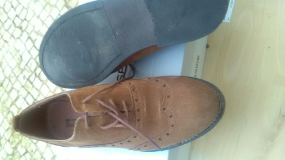 Sapatos abotinados de senhora