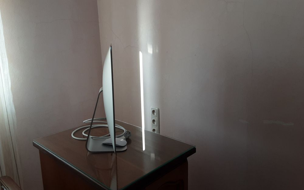 Apple iMac late 2013 21,5" 8/1024GB 2,7 GHz  Intel Iris Pro