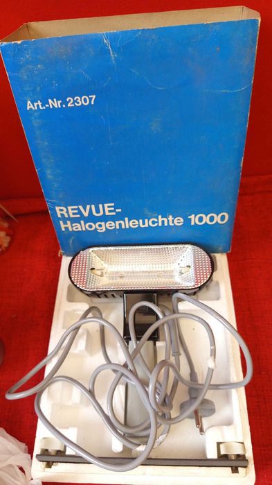 Revue-Halogenleuchte 1000 (Art.-Nr. 2307) – historyczna, przenośna lampa halogenowa