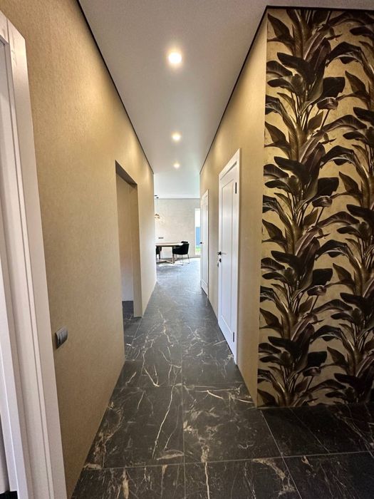 Будинок біля озера з новим ремонтом на 6 сотках. Два види опалення !