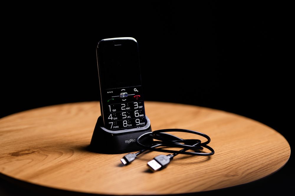 Babciofon MYPHONE Duże klawisze. Ładowarka w zestawie.