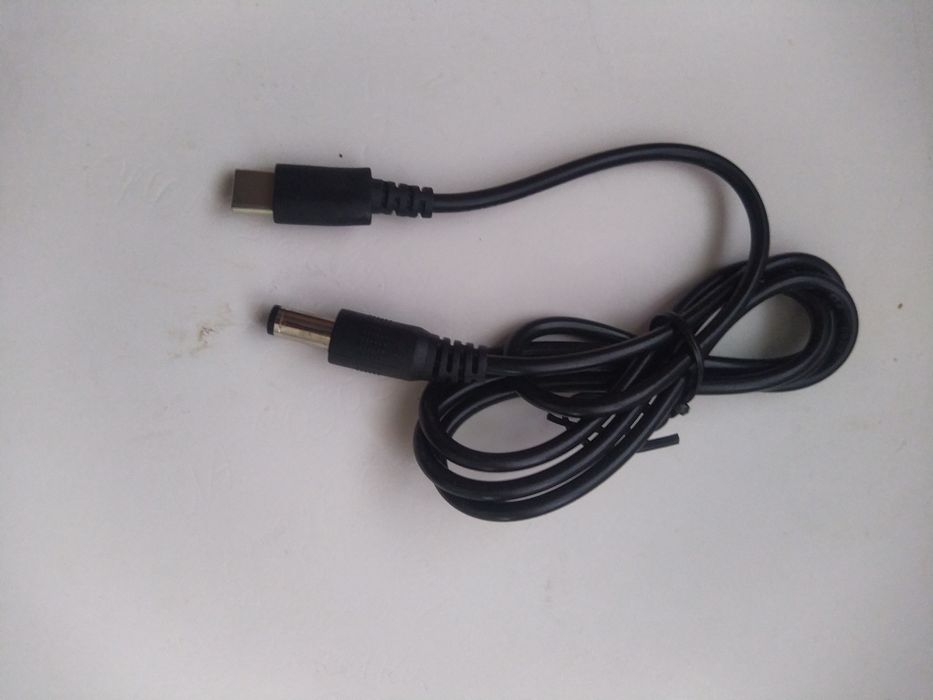 Кабель на 12 вольт до роутера.