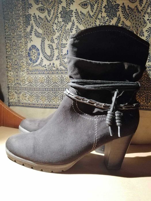 Kozaki botki Tamaris czarne 39 eko zamsz, welur, wiosna