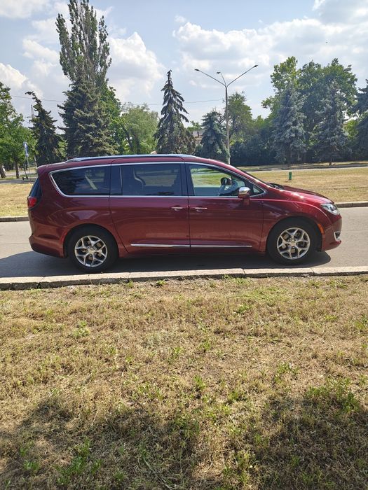 Chrysler pacifica
