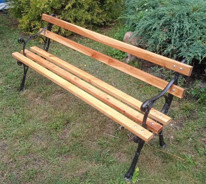 Ławka w stylu wiedeńskim