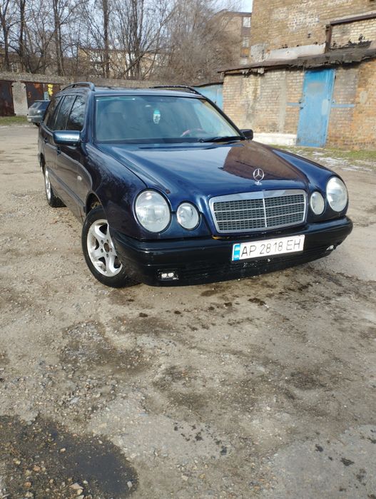 Продам Мерс 210.универсал