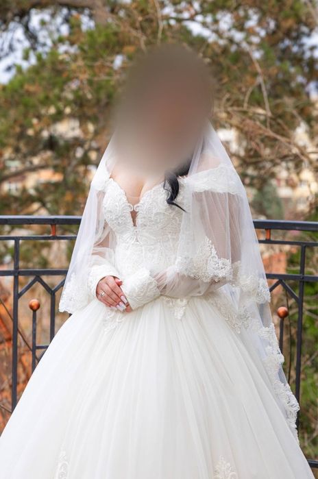 Весільна сукня не вінчана