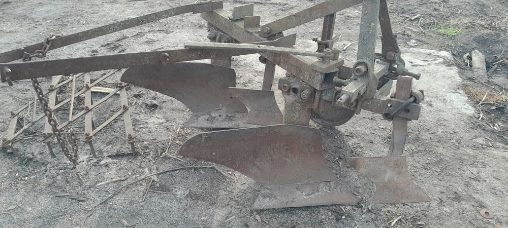 Продам плуг 2-35