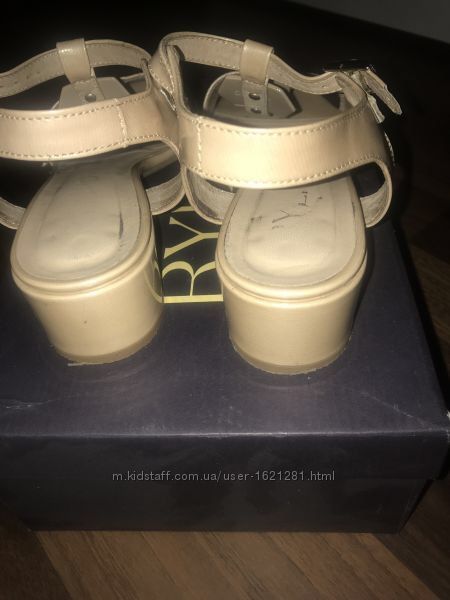 Продам женские польские босоножки RYLKO.