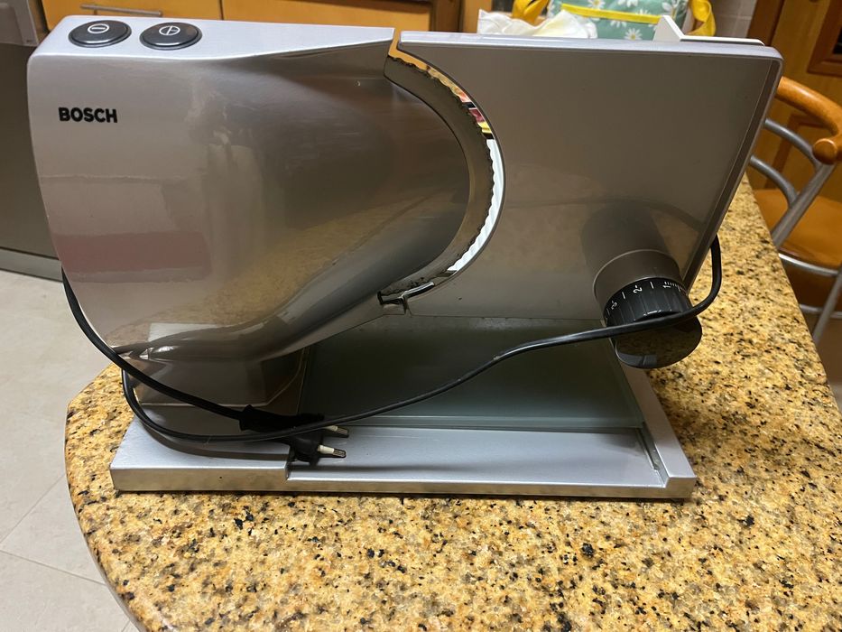 Fiambreira / maquina de cortar fiambre , queijo , carne