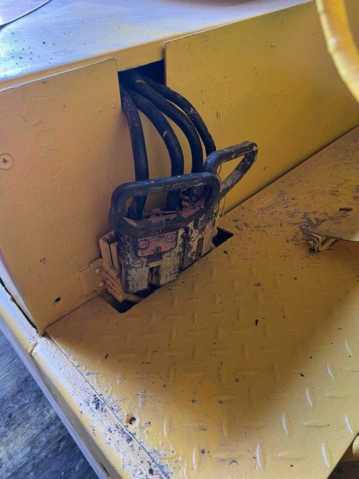 Електрокара після капремонту з новою тяговою акумуляторною батареєю