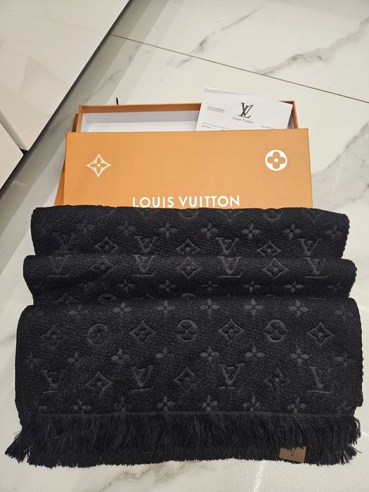 Piękny szalik Louis Vuitton