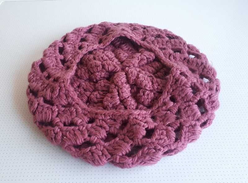 Boina de rapariga sem uso