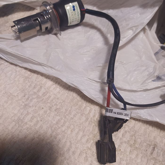 H4 : биксенон комплект , галогенные  2 шт.
