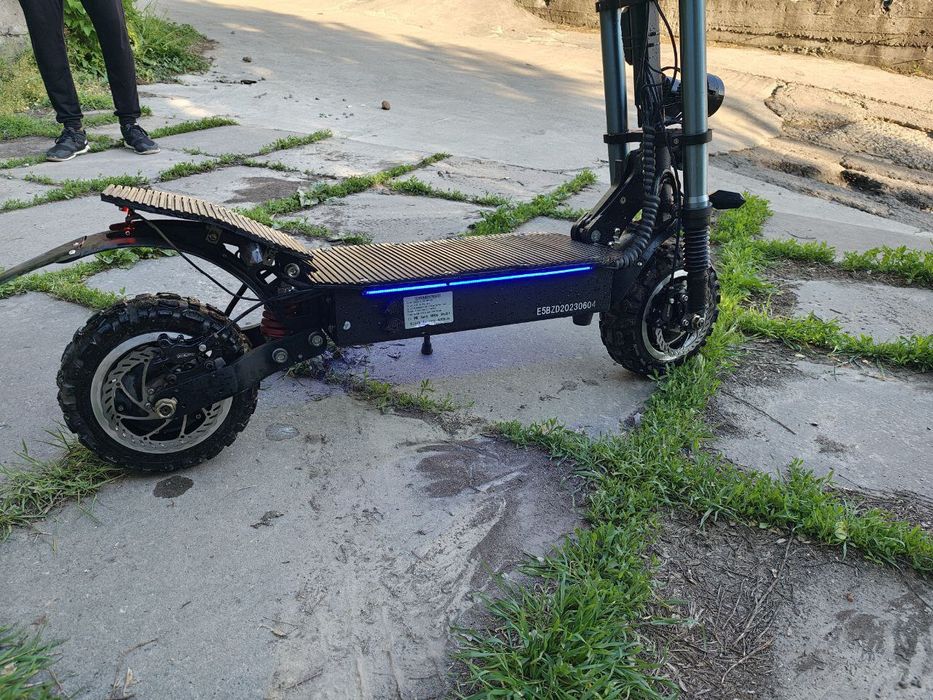 Електросамокат Zondoo Z003.