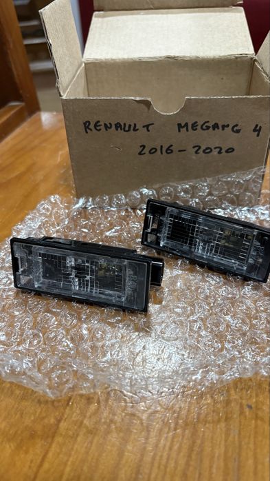 Luz matrícula Renault Clio IV