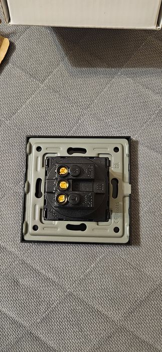 Gniazdo elektryczne BSEED czarne 10szt