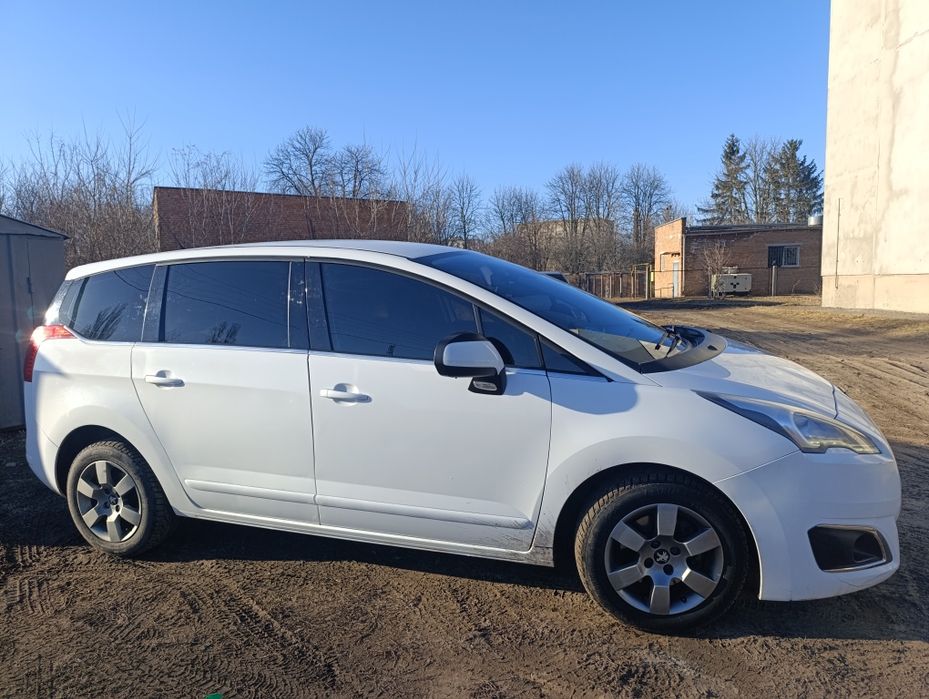 Продам peugeot 5008  2015 року