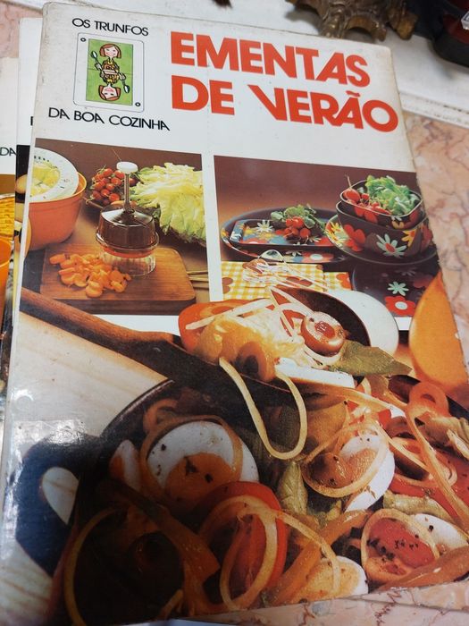 Conjunto de 8 livros de receitas "Os Trunfos da boa cozinha"  

V