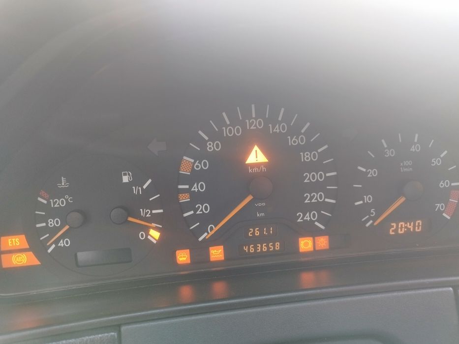 Мерседес  бенц 210 Е-200