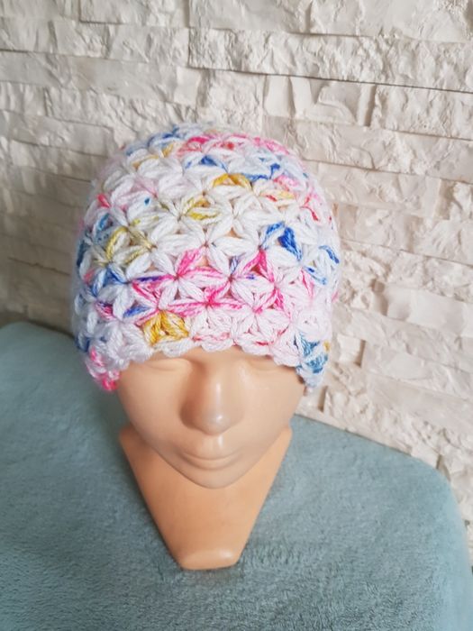 Czapka Handmade kolorowa lekka wygodna i ciepła