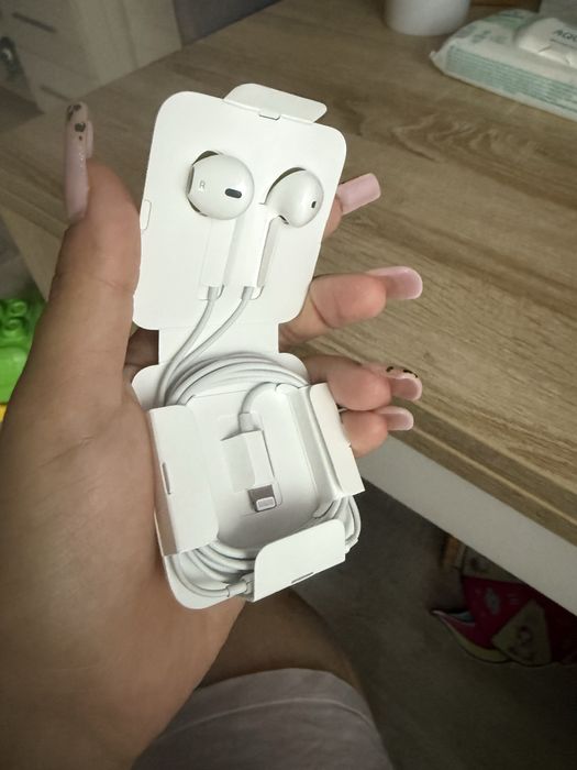 Nowe sluchawki do iphone na kablu