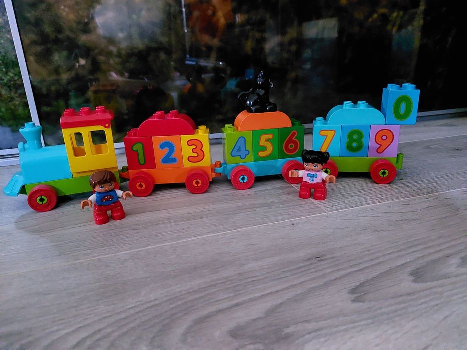 Lego duplo pociag z cuferkami