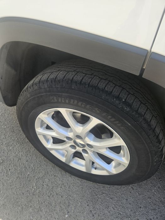 Jeep Cherokee Limited White