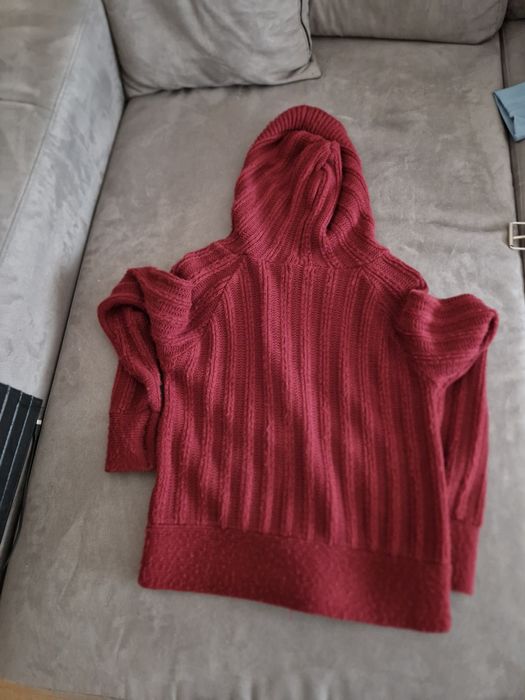 Camisola cor de vinho
