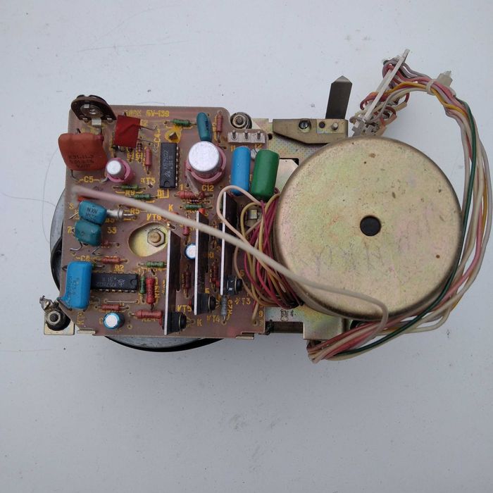 Шасі-плати від цвітного Тв і другі..