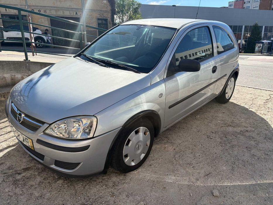 Opel Corsa 1.3 CDTI Comercial 2004 – Económico e Fiável