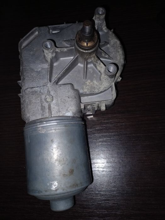 Моторчик дворников.