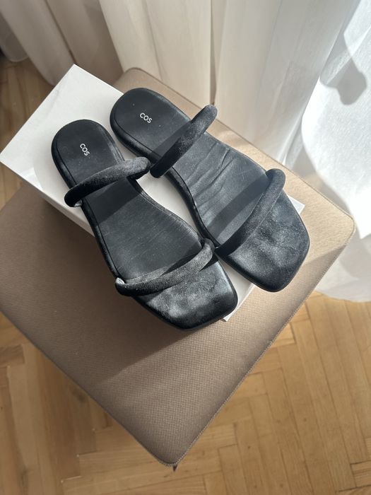 Басоніжки сандалі  COS cos