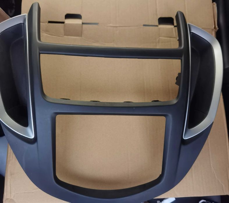 Ramka do radia Chevrolet Trax