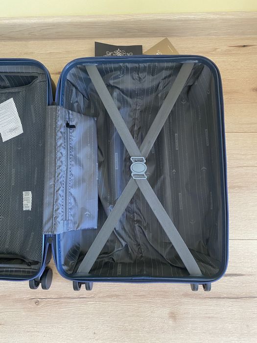 Валіза нова WITCHEN