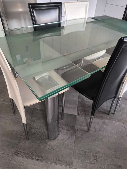 Conjunto de mesa 1,60/1,90/2,20 X,0,90 e 6 cadeiras