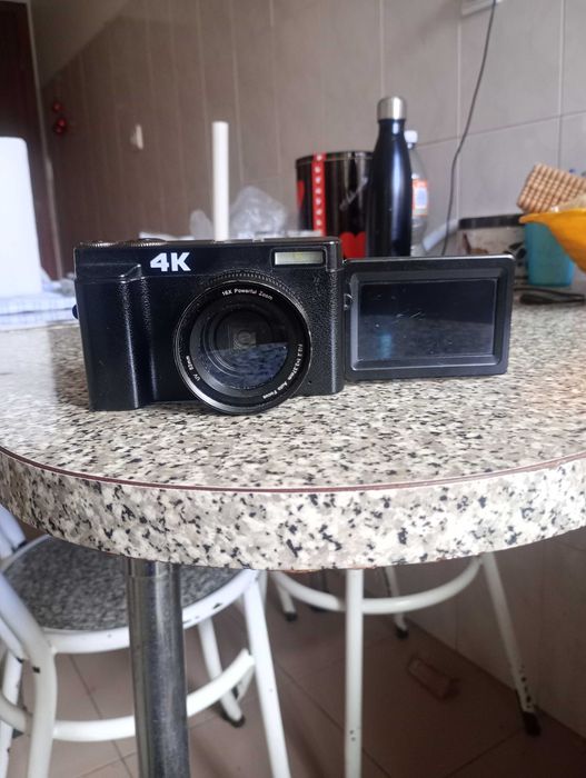 Câmera Digital compacta 4K