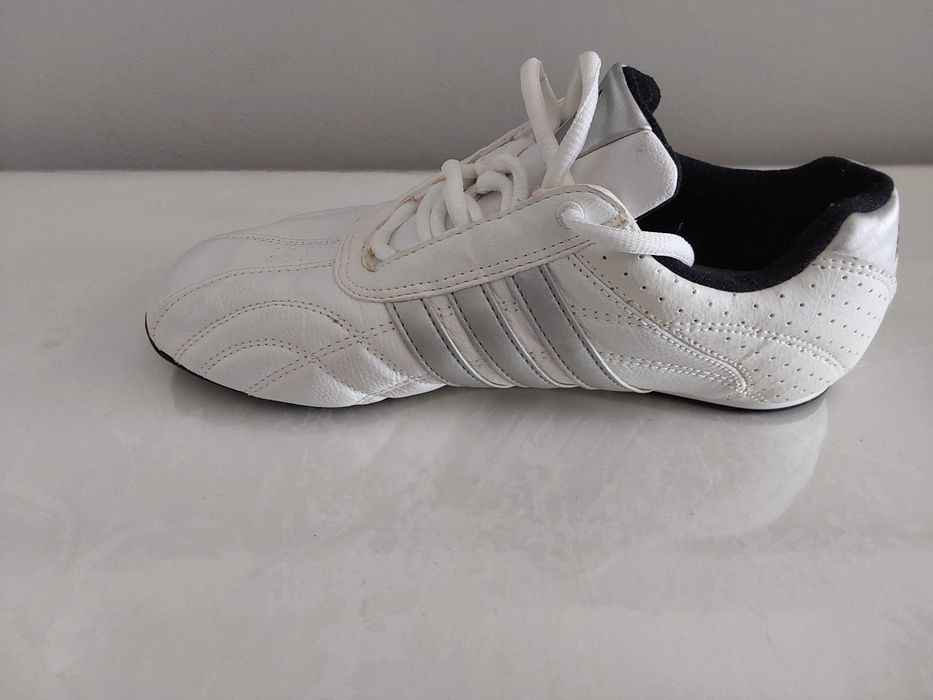 Tenis treino Adidas Brancos Mulher