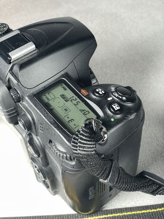 Вживані Nikon D7000 / D70s / F50