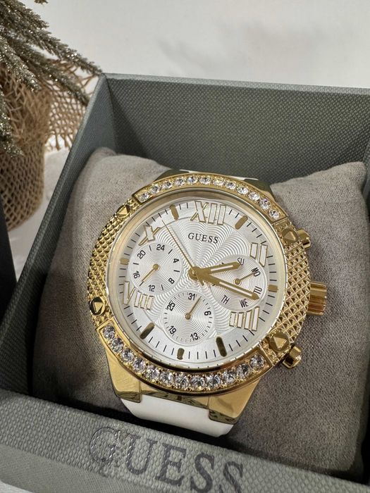 Zegarek damski Guess model W0772L6