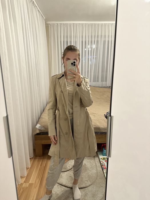 Плащ-тренч в бежевому кольорі 42 розмір