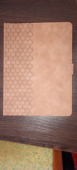 Шикарный чехол для планшета 10.+ Два защитных стекла.