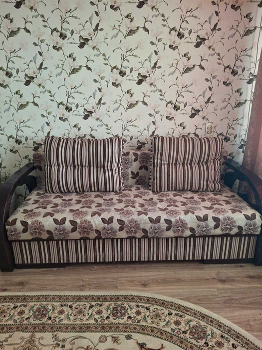 продаєтся зручний і стильний диван і розкладне крісло.