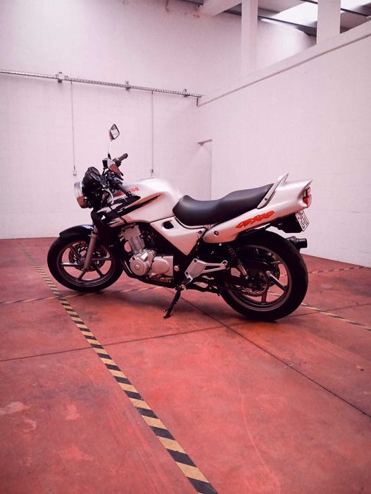Honda CB500 Restaurada | Travagem Brembo Original | 35.000 km
